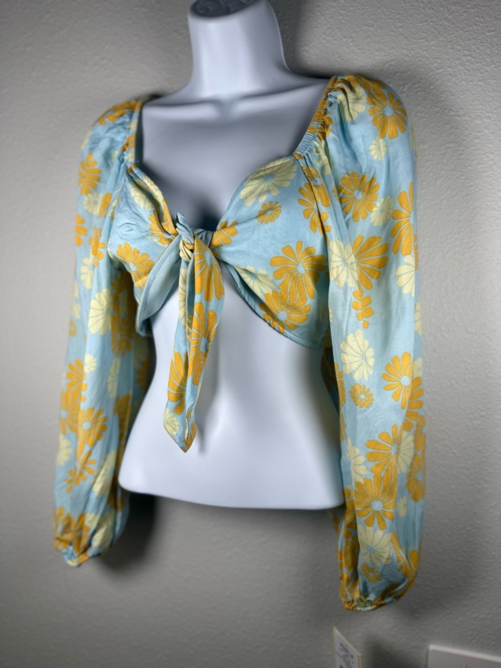 Live To Be Spoiled Baby Blue Floral Long Sleeve Crop Top NWT Size Large